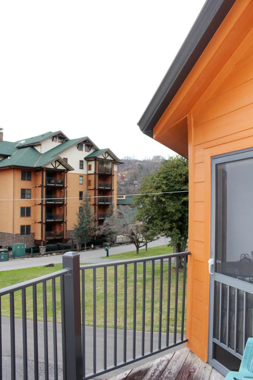 Spacious Downtown Condo Walking Distance To Downtown Gatlinburg Sleeps 6 Guests Екстер'єр фото