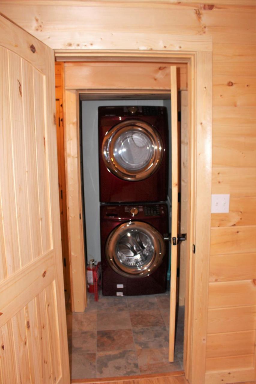 Spacious Downtown Condo Walking Distance To Downtown Gatlinburg Sleeps 6 Guests Екстер'єр фото