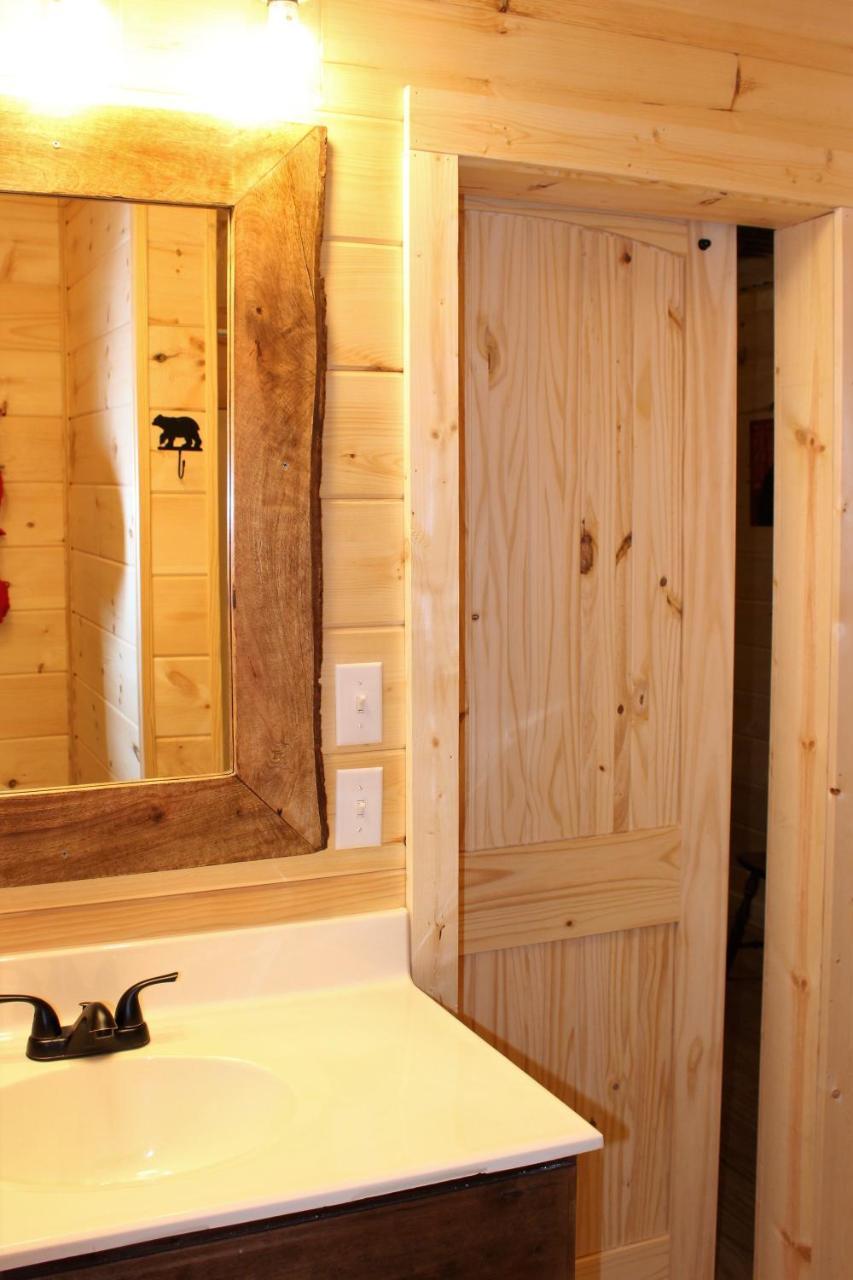 Spacious Downtown Condo Walking Distance To Downtown Gatlinburg Sleeps 6 Guests Екстер'єр фото