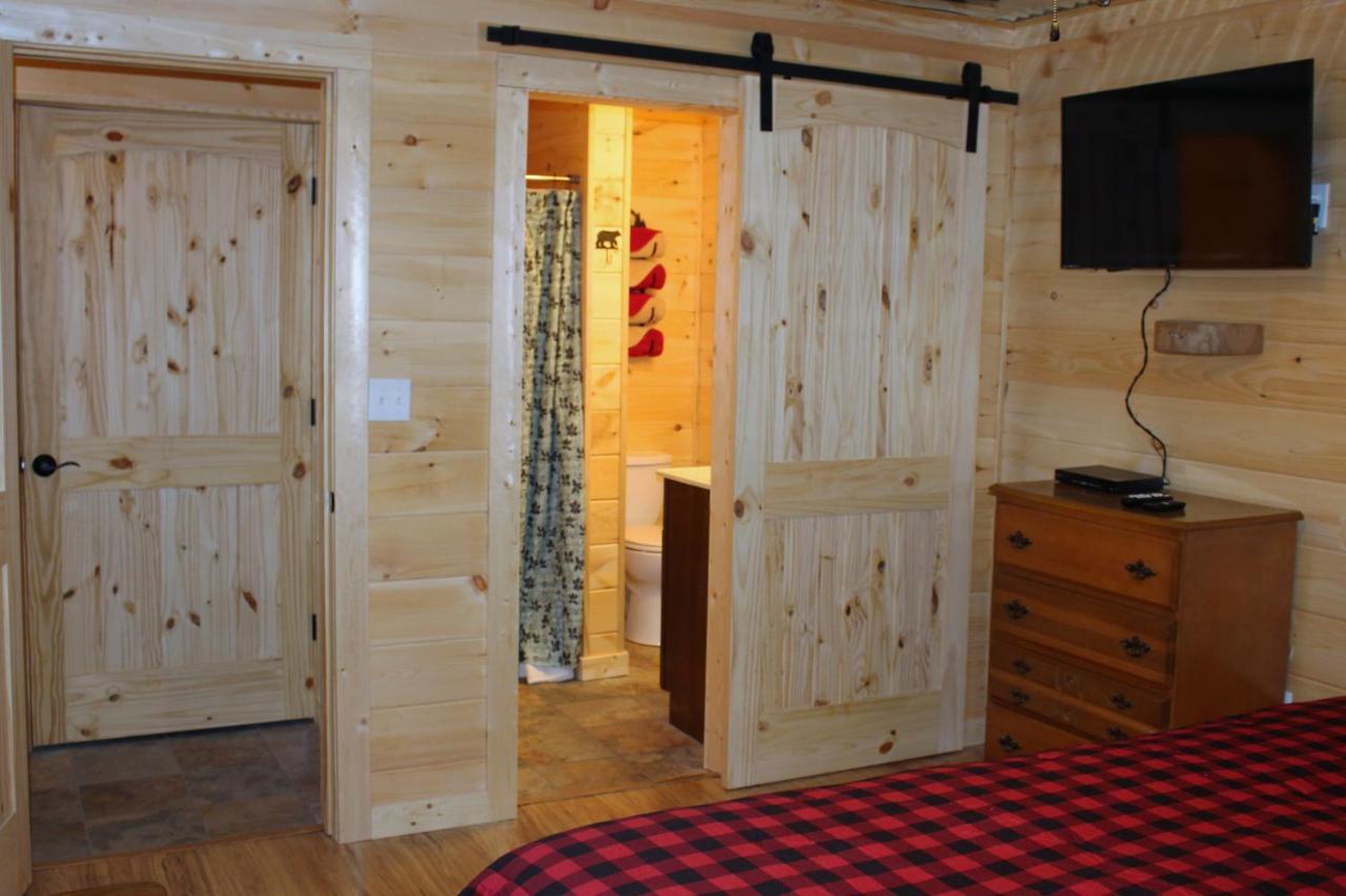 Spacious Downtown Condo Walking Distance To Downtown Gatlinburg Sleeps 6 Guests Екстер'єр фото