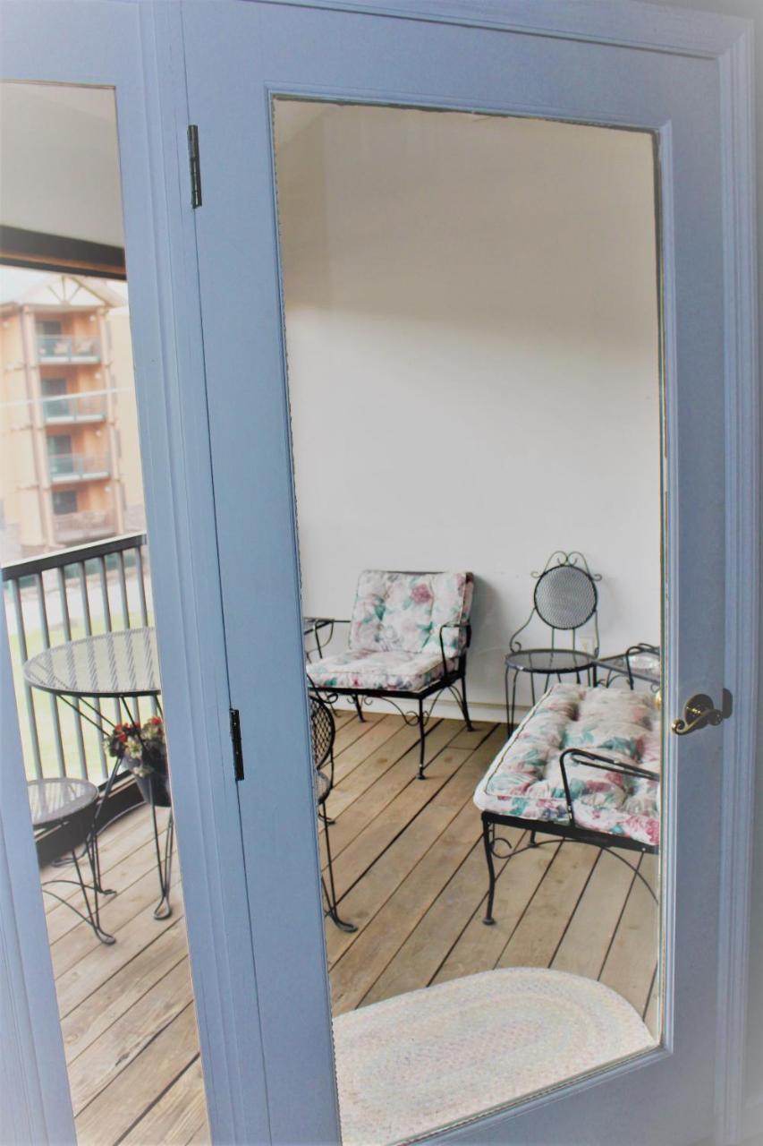 Spacious Downtown Condo Walking Distance To Downtown Gatlinburg Sleeps 6 Guests Екстер'єр фото