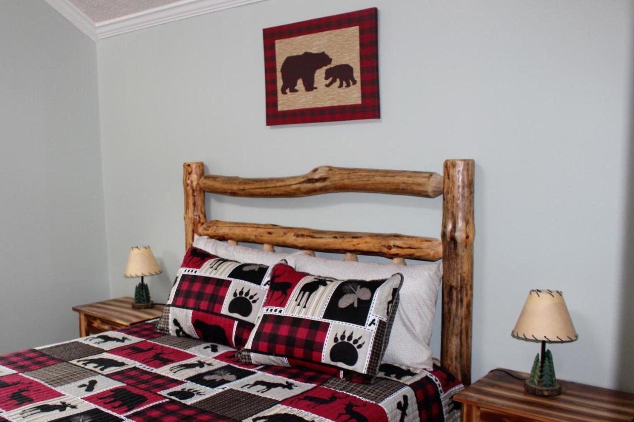 Spacious Downtown Condo Walking Distance To Downtown Gatlinburg Sleeps 6 Guests Екстер'єр фото