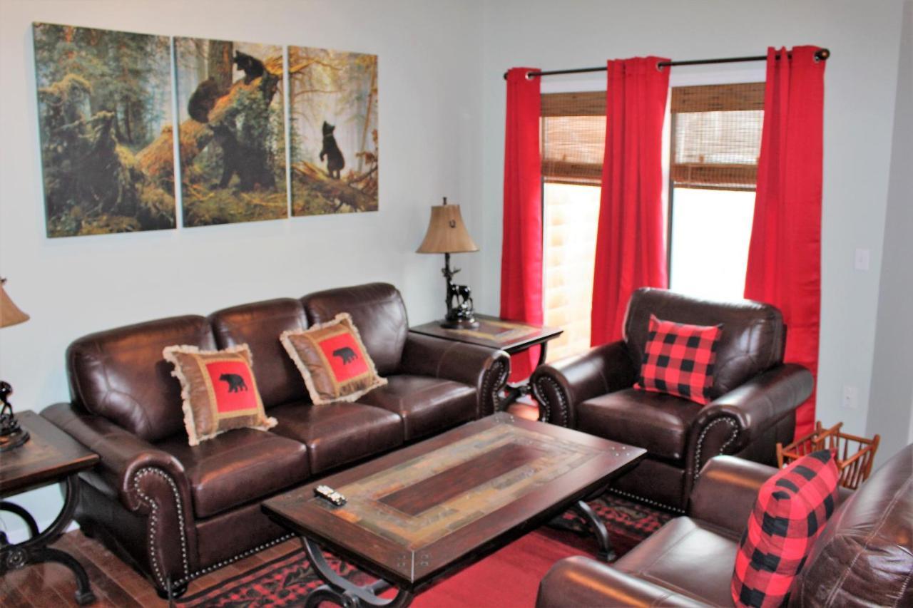 Spacious Downtown Condo Walking Distance To Downtown Gatlinburg Sleeps 6 Guests Екстер'єр фото