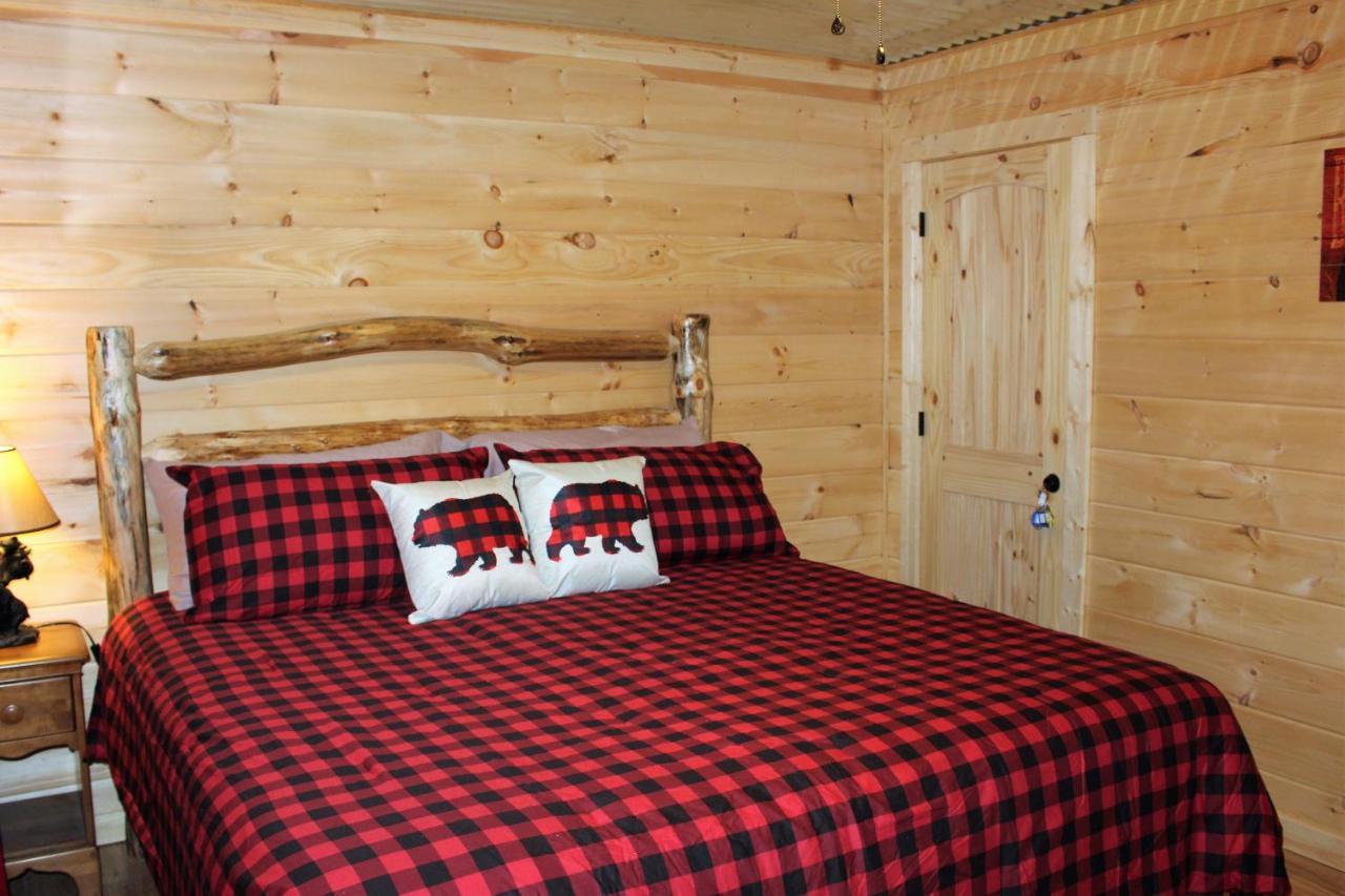Spacious Downtown Condo Walking Distance To Downtown Gatlinburg Sleeps 6 Guests Екстер'єр фото