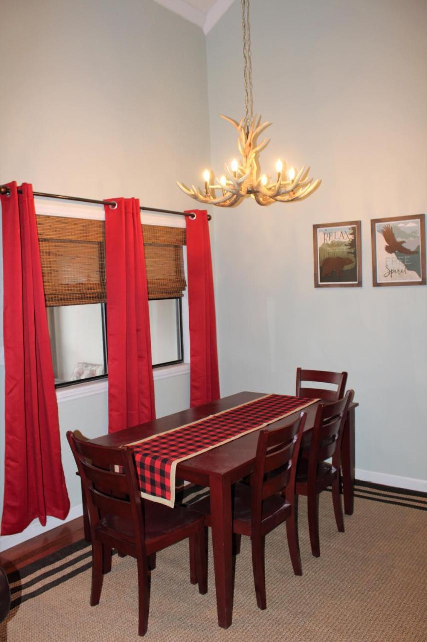 Spacious Downtown Condo Walking Distance To Downtown Gatlinburg Sleeps 6 Guests Екстер'єр фото
