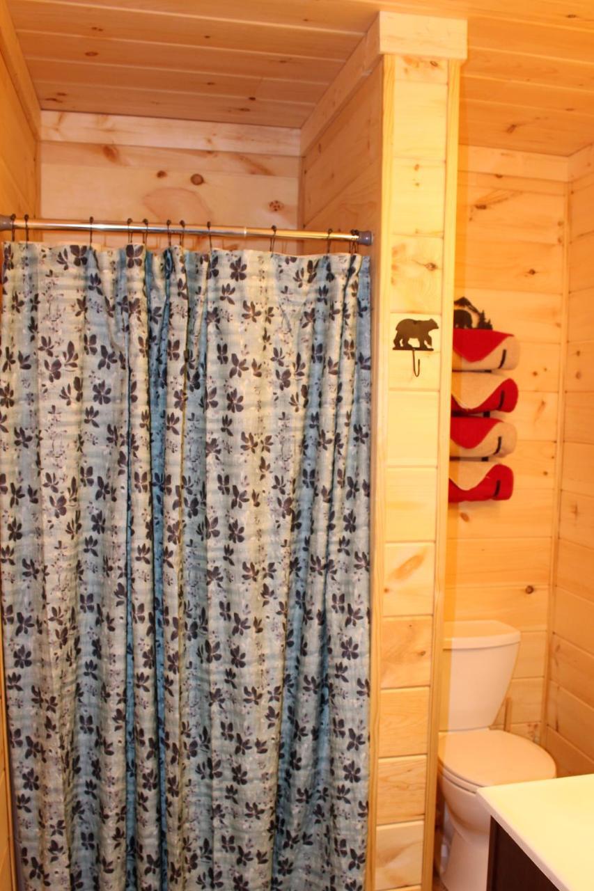 Spacious Downtown Condo Walking Distance To Downtown Gatlinburg Sleeps 6 Guests Екстер'єр фото