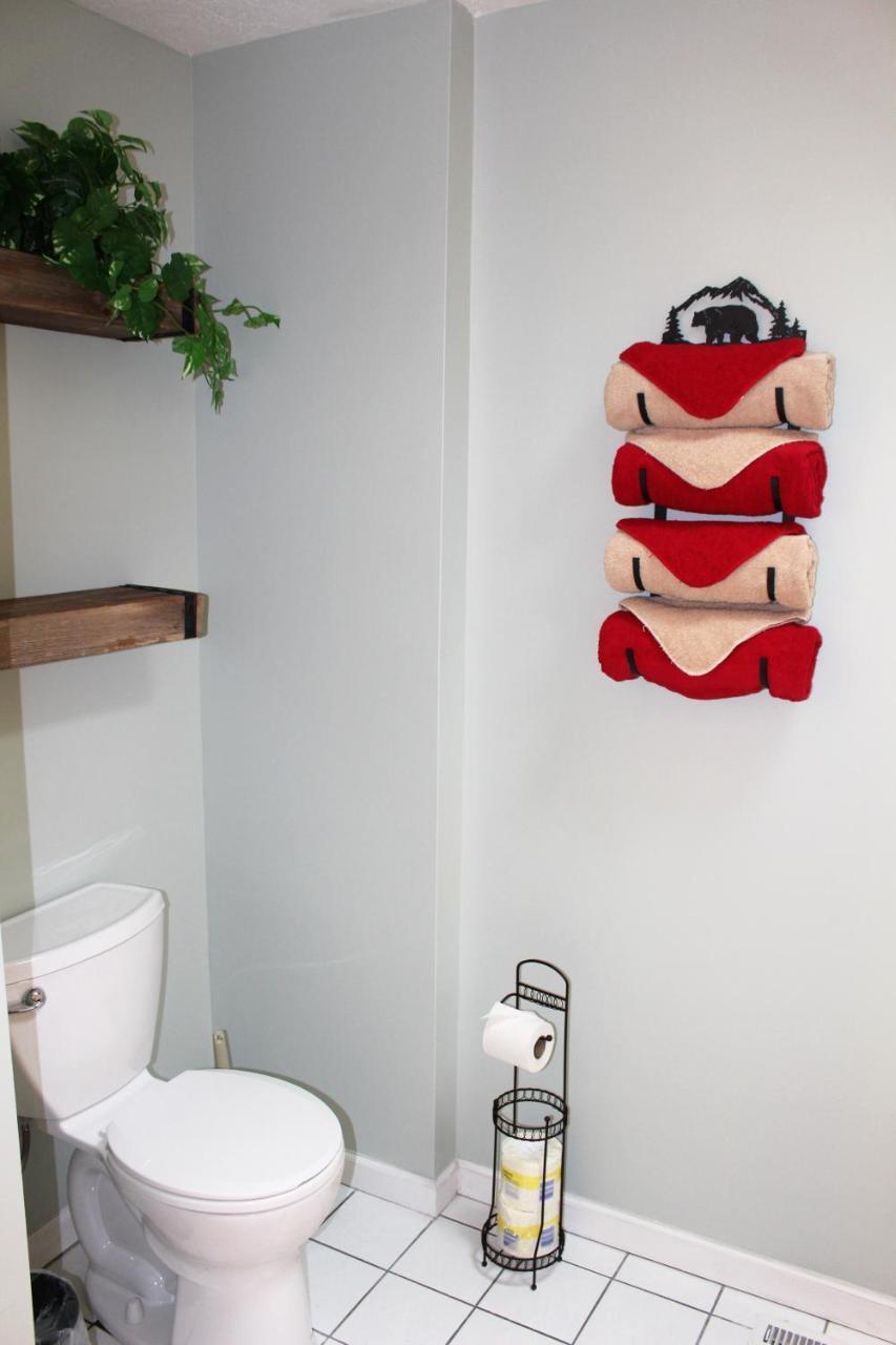 Spacious Downtown Condo Walking Distance To Downtown Gatlinburg Sleeps 6 Guests Екстер'єр фото