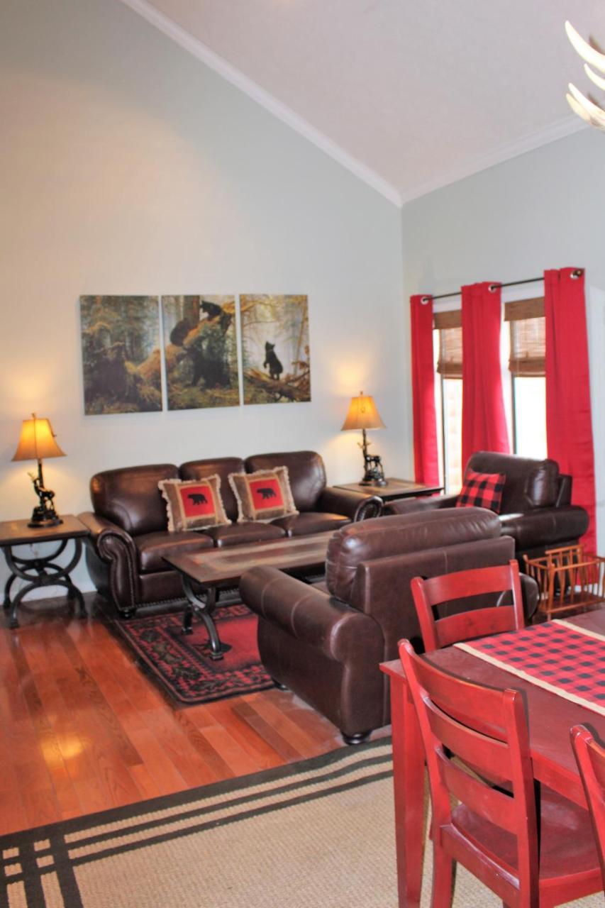 Spacious Downtown Condo Walking Distance To Downtown Gatlinburg Sleeps 6 Guests Екстер'єр фото