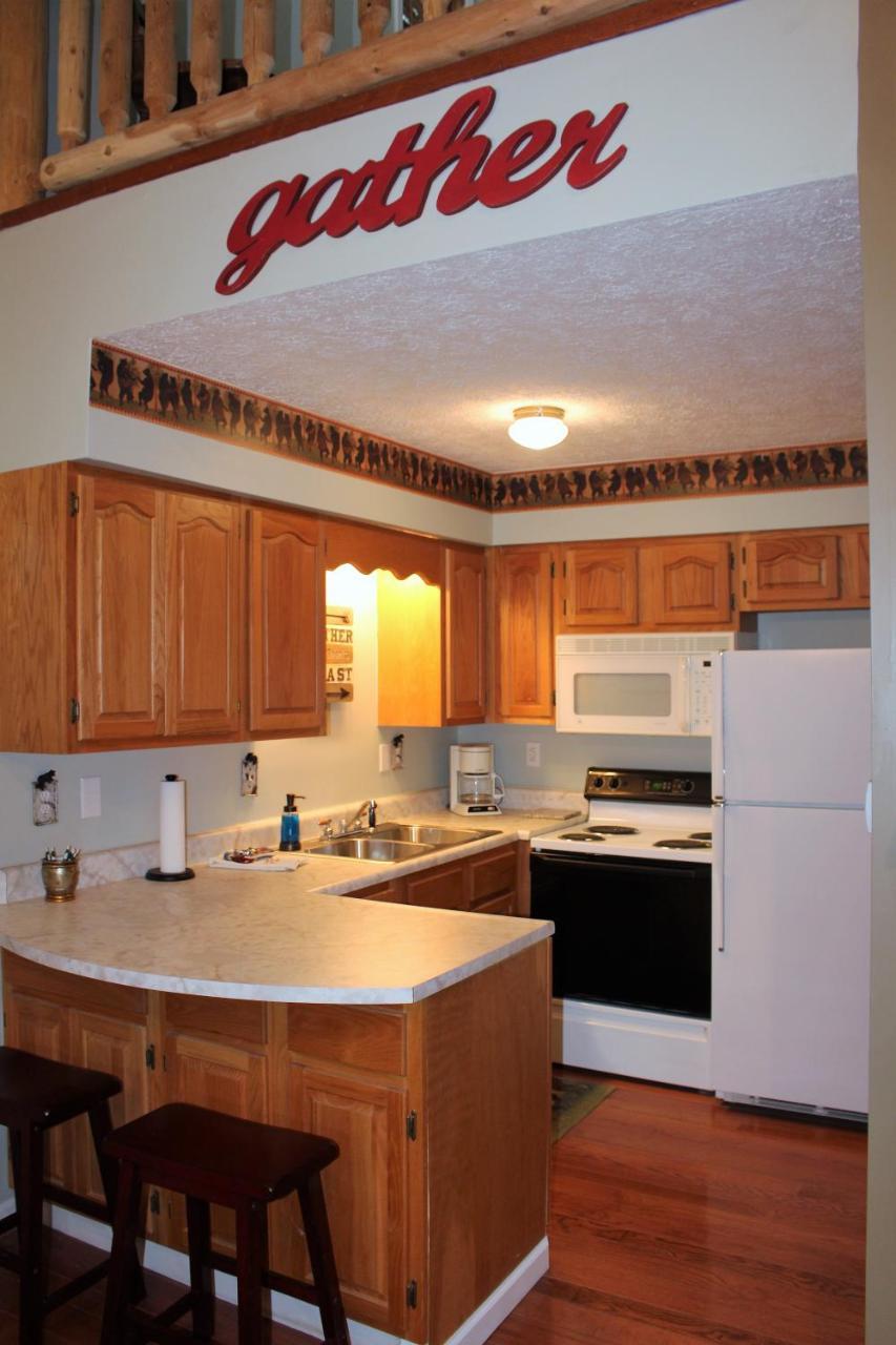 Spacious Downtown Condo Walking Distance To Downtown Gatlinburg Sleeps 6 Guests Екстер'єр фото