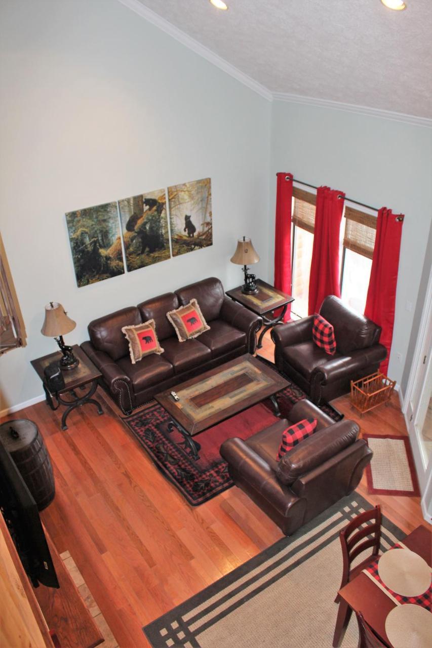 Spacious Downtown Condo Walking Distance To Downtown Gatlinburg Sleeps 6 Guests Екстер'єр фото