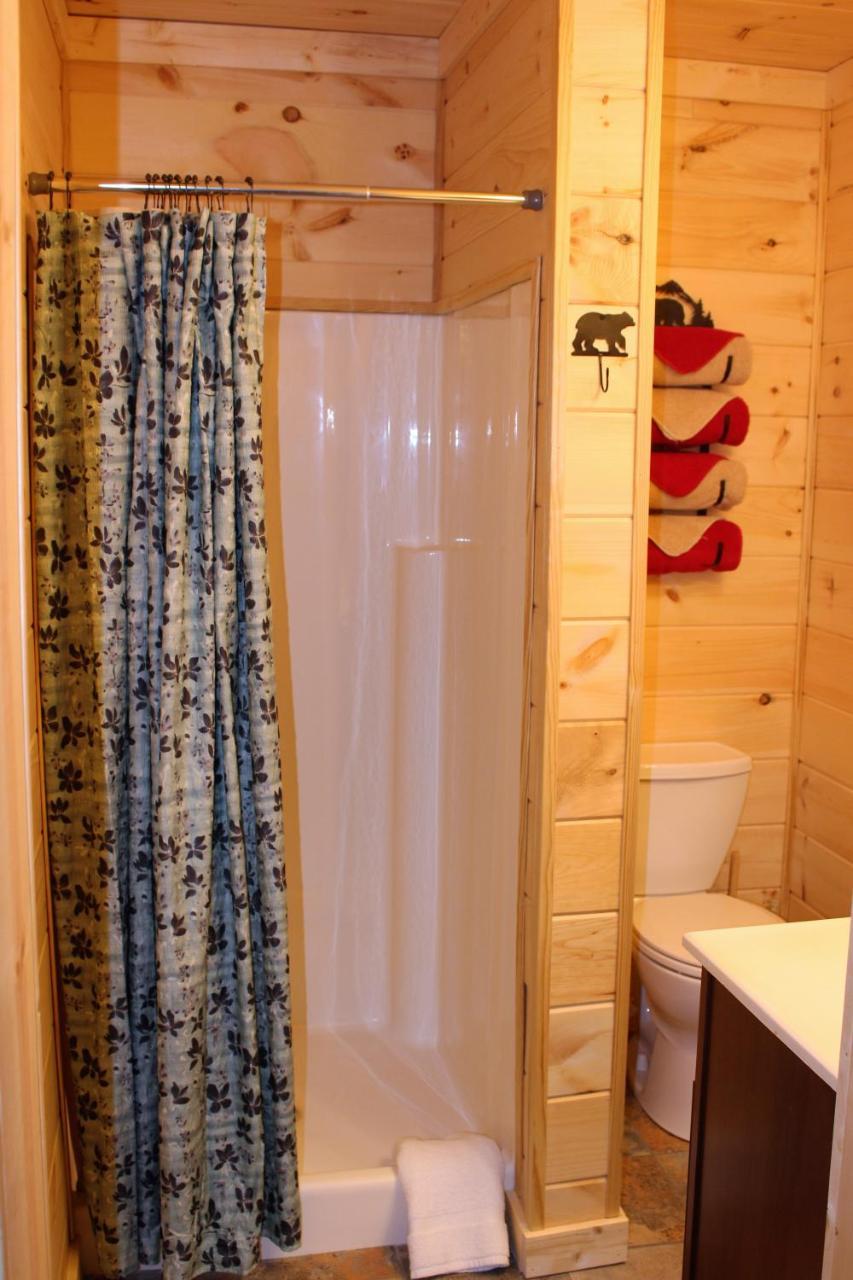 Spacious Downtown Condo Walking Distance To Downtown Gatlinburg Sleeps 6 Guests Екстер'єр фото