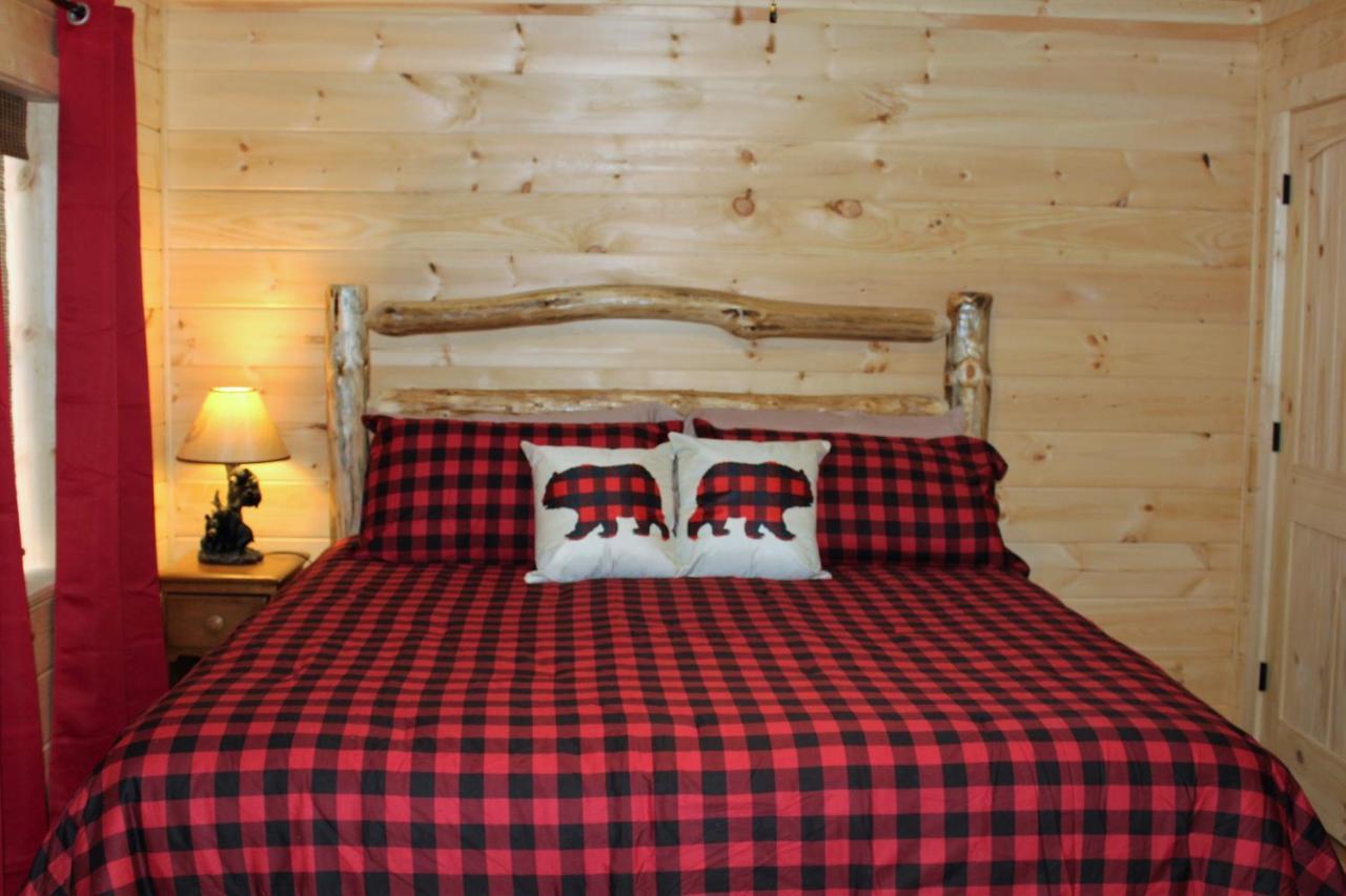 Spacious Downtown Condo Walking Distance To Downtown Gatlinburg Sleeps 6 Guests Екстер'єр фото