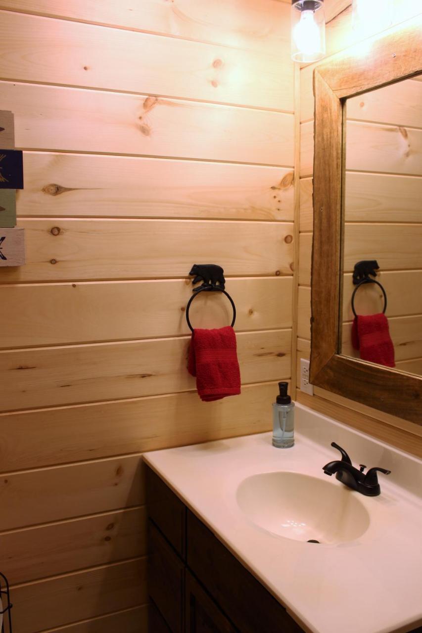 Spacious Downtown Condo Walking Distance To Downtown Gatlinburg Sleeps 6 Guests Екстер'єр фото